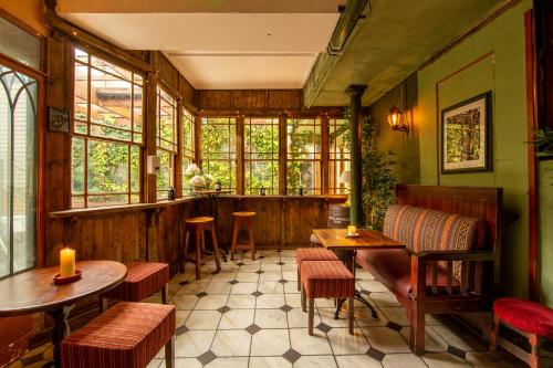 Bar/lounge, Foyles Hotel in Clifden Bar/lounge, Foyles Hotel in Clifden