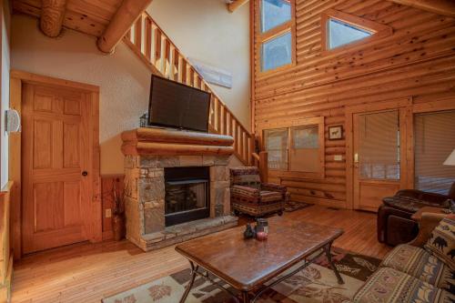 NEW! Bogey Bear Accomodations in Pigeon Forge Resort! in Pigeon Forge