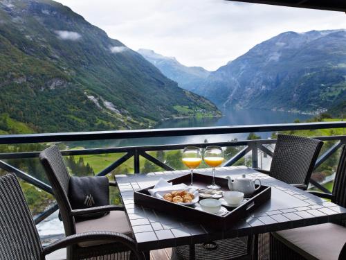 מרפסת, Hotel Union Geiranger Bad & Spa in גייראנגר מרפסת, Hotel Union Geiranger Bad & Spa in גייראנגר