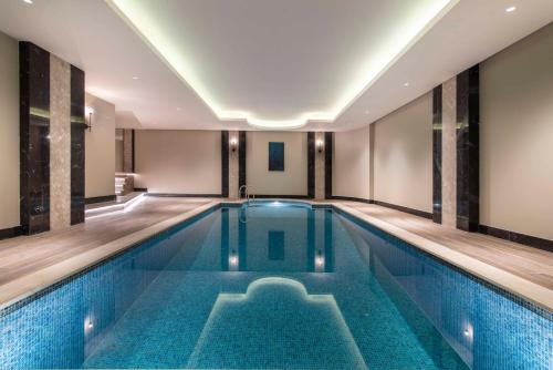 مسبح, واو للأجنحة الفندقية (WAW Hotel Suites) in المرسلات مسبح, واو للأجنحة الفندقية (WAW Hotel Suites) in المرسلات