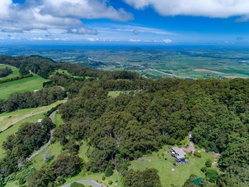 CHALET BEAUMONT Berry and Surrounds 4pm Check Out on Sundays except Peak season in Beaumont CHALET BEAUMONT Berry and Surrounds 4pm Check Out on Sundays except Peak season in Beaumont