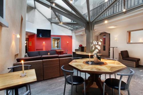 Pub/Lounge, Ambiente Hotel Freieck in Chur Pub/Lounge, Ambiente Hotel Freieck in Chur