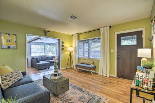 Guestroom, Tropical Palm Harbor Retreat with Lanai and Patio! in Palm Harbor (FL) Guestroom, Tropical Palm Harbor Retreat with Lanai and Patio! in Palm Harbor (FL)