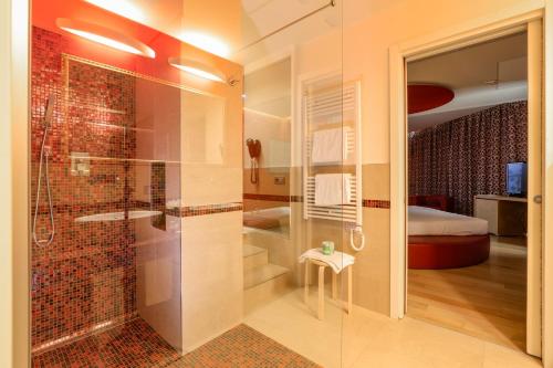 Fürdőszoba, Hotel Glamour in Bassano Del Grappa Fürdőszoba, Hotel Glamour in Bassano Del Grappa