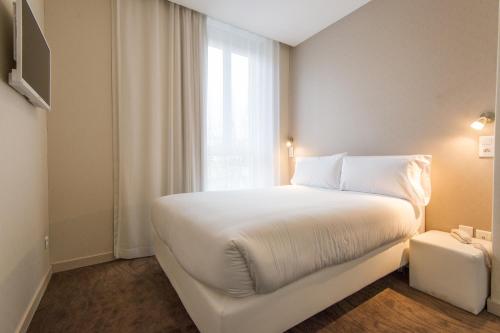 โรงแรมลิกูร์ (Hotel Ligure) in กลางเมืองคานส์ โรงแรมลิกูร์ (Hotel Ligure) in กลางเมืองคานส์