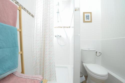 Bathroom, Charmant 2 pieces proche de Paris in Villeneuve-la-Garenne Bathroom, Charmant 2 pieces proche de Paris in Villeneuve-la-Garenne