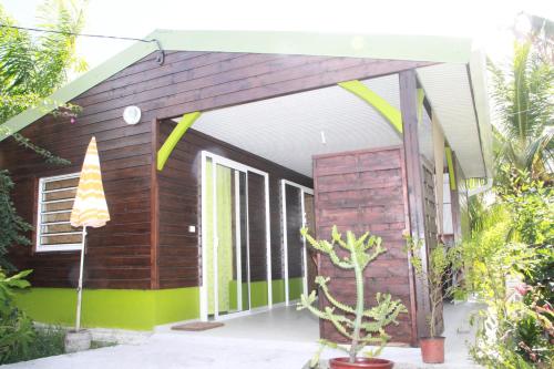 Vista exterior, Bungalow charmant a Riviere-Salee avec terrasse privee in Riviere-Salee Vista exterior, Bungalow charmant a Riviere-Salee avec terrasse privee in Riviere-Salee
