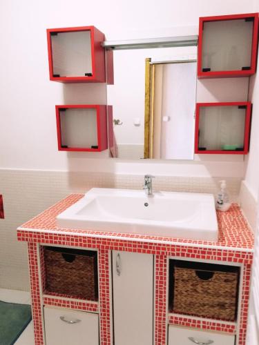 Bathroom, Happy Home Apartment in Gyenesdias Bathroom, Happy Home Apartment in Gyenesdias