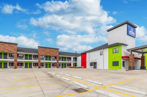 Exterior view, Americas Best Value Inn & Suites Kingwood IAH Airport in Kingwood Exterior view, Americas Best Value Inn & Suites Kingwood IAH Airport in Kingwood