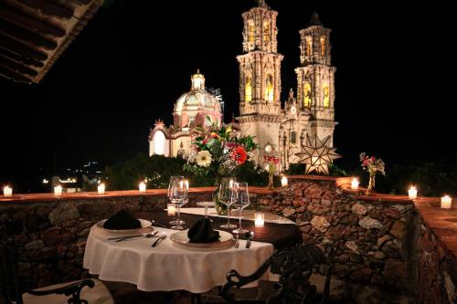 Banquet hall, Hotel Agua Escondida in Taxco Banquet hall, Hotel Agua Escondida in Taxco