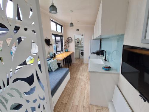 Aroha Tiny House Peka Peka in Waikanae Aroha Tiny House Peka Peka in Waikanae