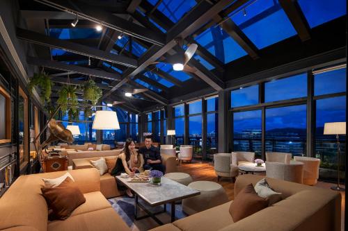 Bar/lounge, Hyatt Regency Hengqin in Zhuhai Bar/lounge, Hyatt Regency Hengqin in Zhuhai