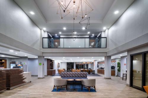 大堂, 阿爾巴尼溫德姆拉昆塔套房酒店 (La Quinta Inn and Suites by Wyndham-Albany GA) in 奧爾巴尼 (GA) 大堂, 阿爾巴尼溫德姆拉昆塔套房酒店 (La Quinta Inn and Suites by Wyndham-Albany GA) in 奧爾巴尼 (GA)