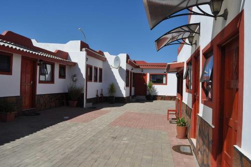 נוף חוץ, Timo's guesthouse accommodation in Luderitz נוף חוץ, Timo's guesthouse accommodation in Luderitz