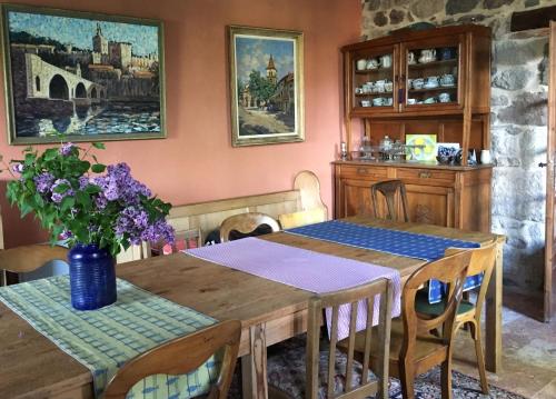 Létesítmények, L'Ancienne Ecole in Issoire Létesítmények, L'Ancienne Ecole in Issoire