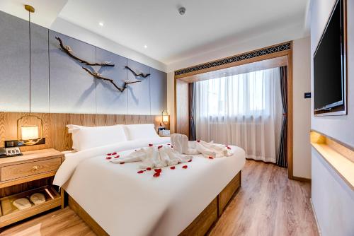 Happy Dragon Vacation Hotel - close to Universal Studio and Wanda Plaza,free pick up to the studio (Happy Dragon Universal Vacation Hotel - close to Universal Studio and Wanda Plaza,free shuttle to th) in منتجع يونيفرسال بكين / جويوان / منطقة تونجتشو Happy Dragon Vacation Hotel - close to Universal Studio and Wanda Plaza,free pick up to the studio (Happy Dragon Universal Vacation Hotel - close to Universal Studio and Wanda Plaza,free shuttle to th) in منتجع يونيفرسال بكين / جويوان / منطقة تونجتشو
