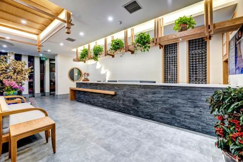 ردهة, Happy Dragon Vacation Hotel - close to Universal Studio and Wanda Plaza,free pick up to the studio (Happy Dragon Universal Vacation Hotel - close to Universal Studio and Wanda Plaza,free shuttle to th) in منتجع يونيفرسال بكين / جويوان / منطقة تونجتشو ردهة, Happy Dragon Vacation Hotel - close to Universal Studio and Wanda Plaza,free pick up to the studio (Happy Dragon Universal Vacation Hotel - close to Universal Studio and Wanda Plaza,free shuttle to th) in منتجع يونيفرسال بكين / جويوان / منطقة تونجتشو