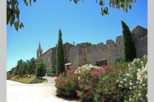 COEUR de GOUDARGUES! 3 ch, 3 SDB, Extérieur, CLIM (COEUR de GOUDARGUES! 3 ch, 3 SDB, Exterieur, CLIM) in Goudargues COEUR de GOUDARGUES! 3 ch, 3 SDB, Extérieur, CLIM (COEUR de GOUDARGUES! 3 ch, 3 SDB, Exterieur, CLIM) in Goudargues