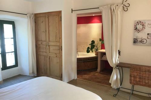 COEUR de GOUDARGUES! 3 ch, 3 SDB, Extérieur, CLIM (COEUR de GOUDARGUES! 3 ch, 3 SDB, Exterieur, CLIM) in Goudargues COEUR de GOUDARGUES! 3 ch, 3 SDB, Extérieur, CLIM (COEUR de GOUDARGUES! 3 ch, 3 SDB, Exterieur, CLIM) in Goudargues