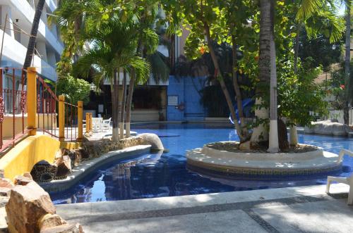 Swimming pool, Hotel Club del Sol Acapulco by NG Hoteles in Acapulco Swimming pool, Hotel Club del Sol Acapulco by NG Hoteles in Acapulco