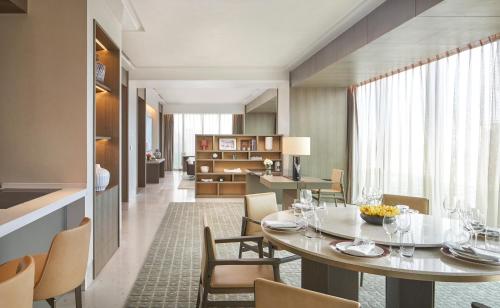 Restaurant, Hyatt Regency Ningbo Hangzhou Bay in Cixi District Restaurant, Hyatt Regency Ningbo Hangzhou Bay in Cixi District