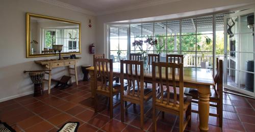 Shared lounge/TV area, South Villa in Knysna Shared lounge/TV area, South Villa in Knysna