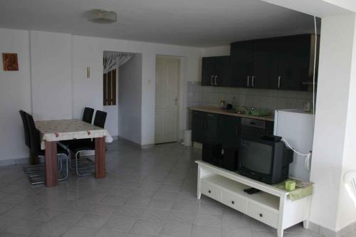 Kitchen, Holiday home Cserszegtomaj/Balaton 39729 in Cserszegtomaj Town Center Kitchen, Holiday home Cserszegtomaj/Balaton 39729 in Cserszegtomaj Town Center