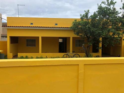 Casa Com Piscina a 3 Quadras da Praia da Vila in โบเกย์เรา Casa Com Piscina a 3 Quadras da Praia da Vila in โบเกย์เรา