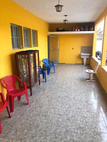 Casa Com Piscina a 3 Quadras da Praia da Vila in โบเกย์เรา Casa Com Piscina a 3 Quadras da Praia da Vila in โบเกย์เรา