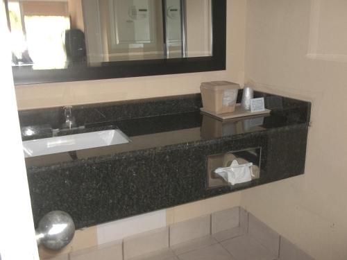 Days Inn by Wyndham Fort Lauderdale Airport Cruise Port in Fort Lauderdale City Center Days Inn by Wyndham Fort Lauderdale Airport Cruise Port in Fort Lauderdale City Center