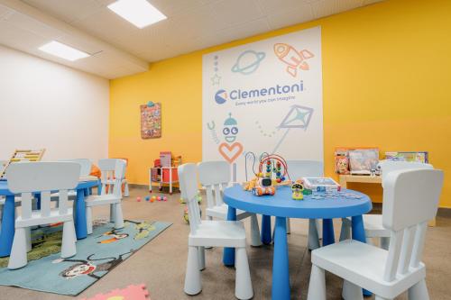 Kid’s club, Hotel Chalet del Brenta in Madonna di Campiglio City Center Kid’s club, Hotel Chalet del Brenta in Madonna di Campiglio City Center
