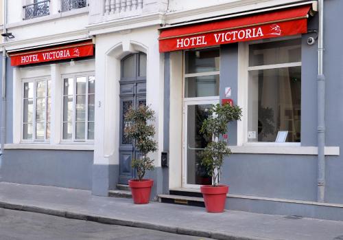 Entrance, Hotel Victoria Lyon Centre Perrache Confluence in Lyon Entrance, Hotel Victoria Lyon Centre Perrache Confluence in Lyon