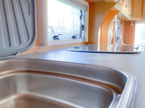 kuchyně, StayZo 9- Carolina 2 - 6B - Quality Accommodation in Buckinghamshire for HS2 contractors and Leisure in Amersham kuchyně, StayZo 9- Carolina 2 - 6B - Quality Accommodation in Buckinghamshire for HS2 contractors and Leisure in Amersham