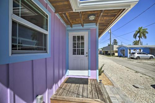 Waterfront Matlacha Island Cottage with Dock! in Matlacha (FL) Waterfront Matlacha Island Cottage with Dock! in Matlacha (FL)