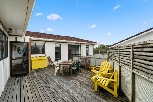 ฝักบัว, Hit The Beach - Waitarere Beach Holiday Home in ไวทาเรเรบีช ฝักบัว, Hit The Beach - Waitarere Beach Holiday Home in ไวทาเรเรบีช