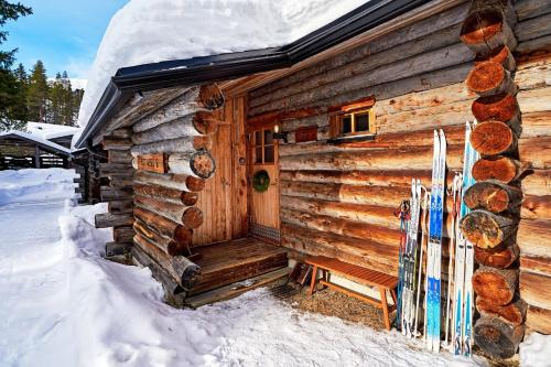 Entrance, Ski-inn kelohuoneisto Pyhatunturissa in Pyhatunturi Entrance, Ski-inn kelohuoneisto Pyhatunturissa in Pyhatunturi