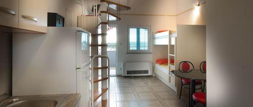 ห้องครัว, Apartment in Novalja with sea view, terrace, air conditioning, Wi-Fi (3565-11) in คาสกา ห้องครัว, Apartment in Novalja with sea view, terrace, air conditioning, Wi-Fi (3565-11) in คาสกา