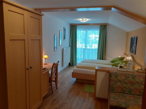 Gasthof Pension Hirlatz in Hallstatt Gasthof Pension Hirlatz in Hallstatt