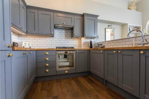 Mutfak, Stylish Georgian Retreat with Parking Space in Weston Mutfak, Stylish Georgian Retreat with Parking Space in Weston
