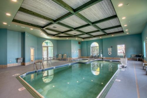 Piscina, Holiday Inn Express Hotel & Suites Oshkosh - State Route 41 By IHG in Oshkosh Piscina, Holiday Inn Express Hotel & Suites Oshkosh - State Route 41 By IHG in Oshkosh