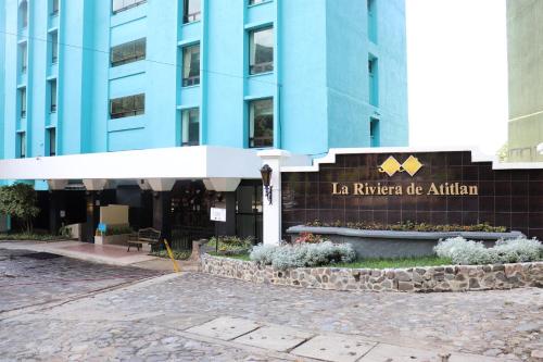 Entrada, Hotel La Riviera de Atitlán (Hotel La Riviera de Atitlan) in Panajachel Entrada, Hotel La Riviera de Atitlán (Hotel La Riviera de Atitlan) in Panajachel