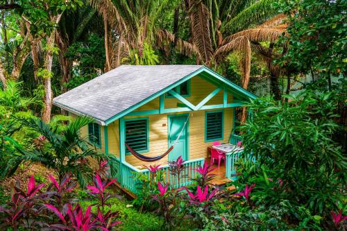 A szálláshely kívülről, Puerta Azul in Sandy Bay A szálláshely kívülről, Puerta Azul in Sandy Bay
