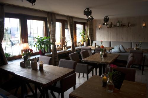 Εστιατόριο, Hotel Restaurant Tomahawk in Μπάιερσμπρον Εστιατόριο, Hotel Restaurant Tomahawk in Μπάιερσμπρον