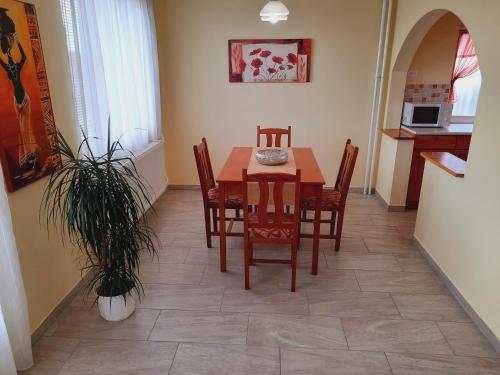Apartmanhaz King in Hévíz Apartmanhaz King in Hévíz