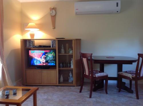 مرافق, The Cook Cottage in بلكونين مرافق, The Cook Cottage in بلكونين
