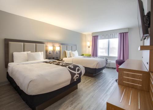 La Quinta Inn & Suites by Wyndham Mobile in Mobile (AL) La Quinta Inn & Suites by Wyndham Mobile in Mobile (AL)