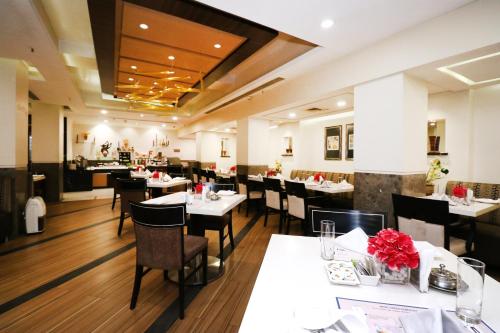 レストラン, フォーチュン パーク ギャラクシー バピ メンバー ITC ホテルズ グループ (Fortune Park Galaxy, Vapi - Member ITC Hotels' Group) in ヴァピ レストラン, フォーチュン パーク ギャラクシー バピ メンバー ITC ホテルズ グループ (Fortune Park Galaxy, Vapi - Member ITC Hotels' Group) in ヴァピ