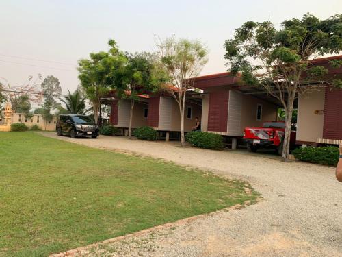 Green House Resort Praduyuen in Lan Sak Green House Resort Praduyuen in Lan Sak