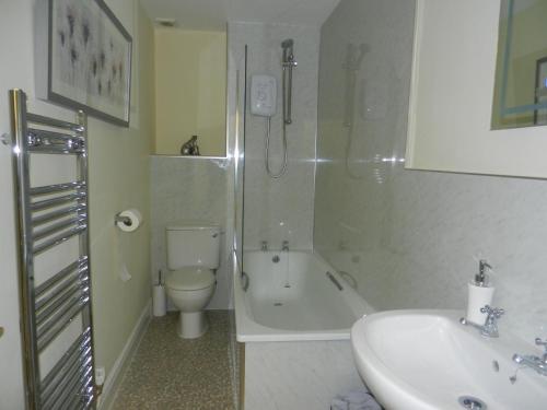 Banyo, Brocks in Lower Weston Banyo, Brocks in Lower Weston