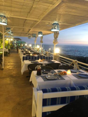 Instalações, Le Blanc Bleu in Halat Instalações, Le Blanc Bleu in Halat